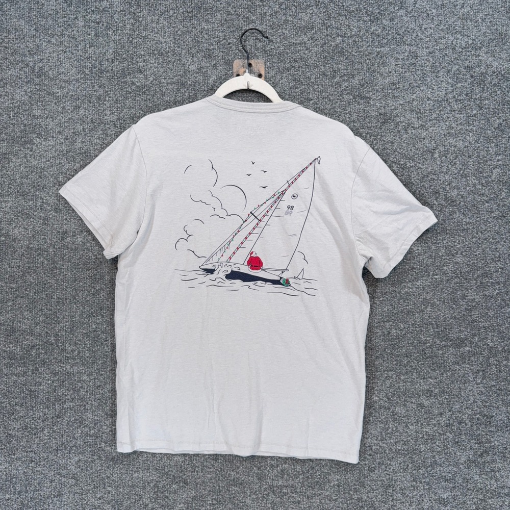 Vineyard Vines Tshirt Mens Medium Gray Santa Sailing North Pole YC Graphic Tee